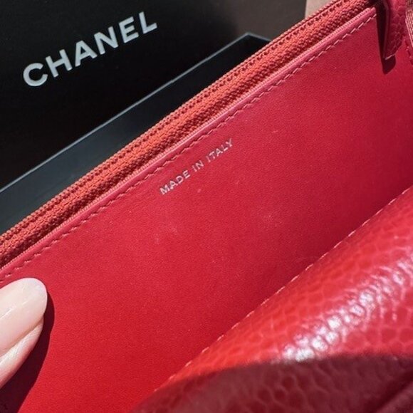 Chanel Wallet on Chain (WOC) in Red Caviar - Picture 4 of 7